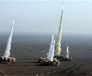 شلیک موشک ‌های بالستیک سپاه به عمق اقیانوس هند + ویدیو