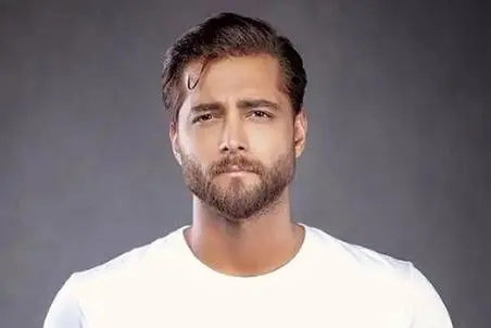 سکانس شاد/امیر مقاره سه بار شام عروسی پدر و مادرش رو خورده/سوتی میده خودشم مرده از خنده