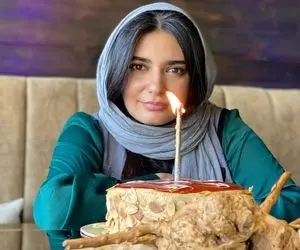 کیک تولد عجیب لیندا کیانی / سس کچاپ روی کیک لیندا!