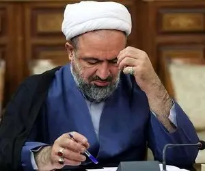 (عکس) خوشحالی یک نماینده از برداشته شدن عمامه رسایی 