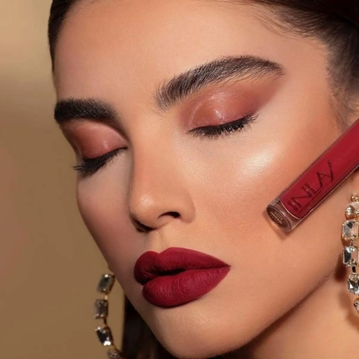 قیمت رژ لب این لی