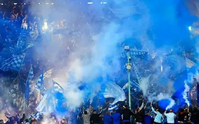 هواداران استقلال مدیران را در این مورد به شدت تحت فشار گراشته اند