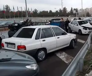 تصادف زنجیره‌ای در اتوبان قم ـ تهران با ۱۱ مصدوم