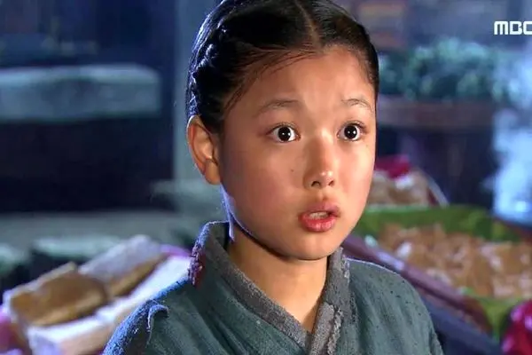 سفر به ایام قدیم/ دونگی کوچولوی 15 سال پیش الان ببین چه خانم زییایی شده واسه خودش