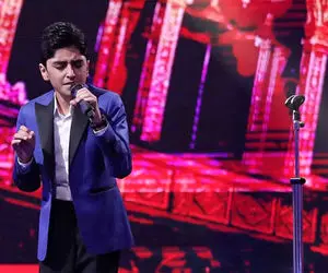 آواز بهشتی؛ وقتی صدای جادویی علی طولابی هم لری هم فارسی هر بیننده‌ ای را مست می کند