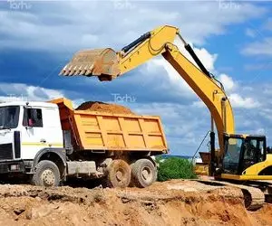 ابزارآلات غول پیکر؛ کج دست بازی بیل مکانیکی راننده خاور به فنای عظما داد