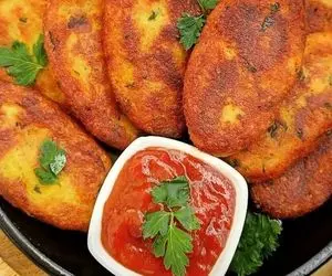 آموزش آشپزی؛ کوکو سیب زمینی بدون جذب روغن