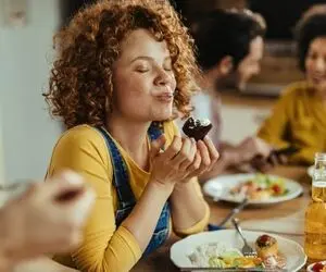 برای لاغری همیشه رژیم لازم نیست؛ بیایید آگاهانه غذا خوردن را امتحان کنیم!