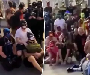 ماجرای تظاهرات انسان های سگ نما در برلین چه بود؟