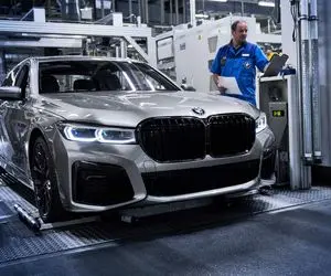 خودرو ساز آلمانی BMW با شکست عظیم بی سابقه رو به رو شد/ فراخوان ۷۰۰ هزار خودرو در چین