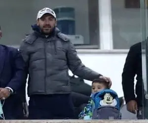 کری‌خوانی فرزند میلیچ در ورزشگاه آزادی 