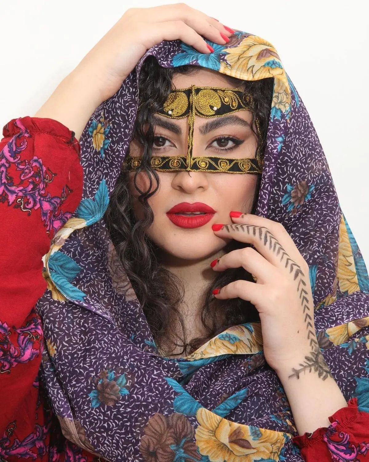 مریم مومن