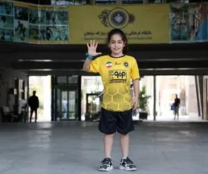 (عکس) نابغه مورد علاقه لیونل مسی کارش را در سپاهان آغاز کرد!