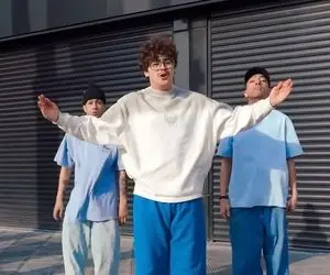 آواز دهه هشتادی‌ها؛ چجوری اینا به ذهنشون خطور کرد اینجوری تبلیغ کنن تو چهارراه میرقصن