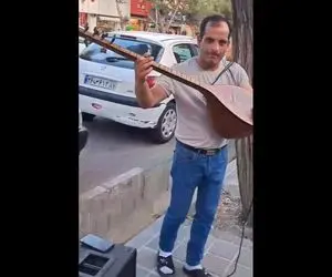 آواز خیابانی؛ ببینید این عاشیق زَن خیابانی چه سوزدار آهنگ ترکی میزنه!