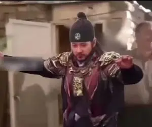 آواز شاد؛ جومونگ لعنتی سمی شد دستمال کردی گرفته چه رقصی میکنه با آهنگ لرزان لرزان