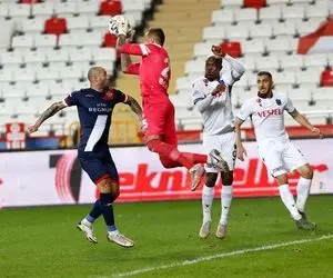 پیوستن المپیاکوس به جمع مشتریان حسینی