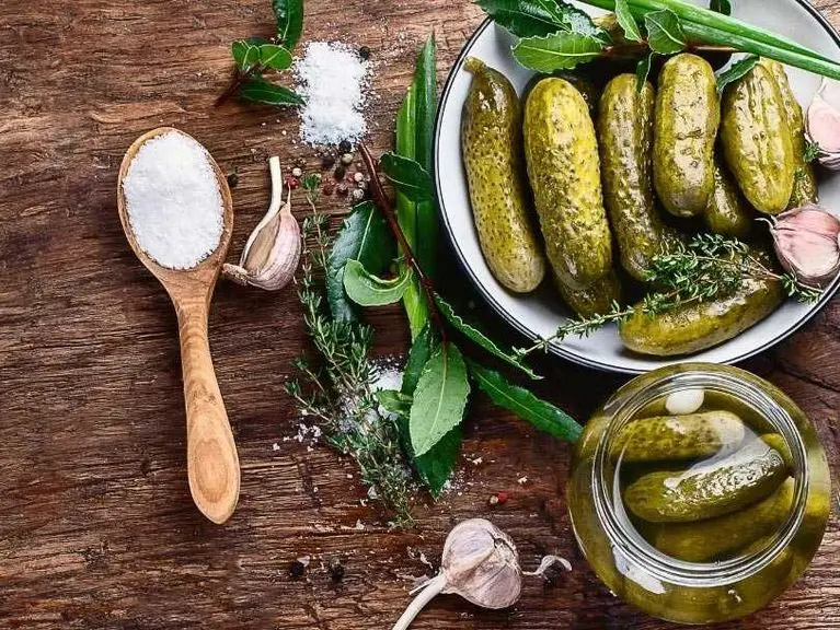 آموزش آشپزی؛ طرز تهیه خیارشور فوری / سر یک ساعت حاضر میشه