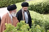 آخرین خبرها از حضور آیت الله مجتبی خامنه ای در مراسم بدرقه و تشییع رهبر شهید