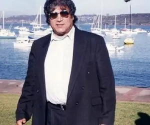 آواز شاد؛ نعمت الله آغاسی درخانه سالمندان تو لس آنجلس لب کارون رو خوند و رقصید