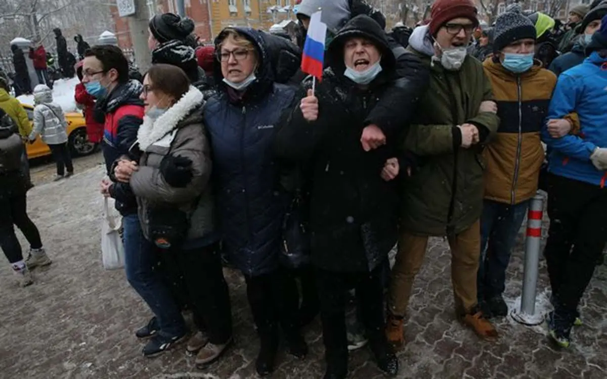 0_Navalny-Supporters-Take-To-The-Streets-For-Second-Weekend