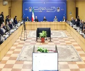 پزشکیان: به جای قطع برق کارخانه‌ها، برق برخی اداره‌ها را قطع کنیم