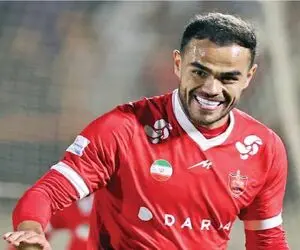 خبر خوب اورونوف برای پرسپولیسی‌ها؛ ستاره سرخ‌ها مصدوم نیست؟