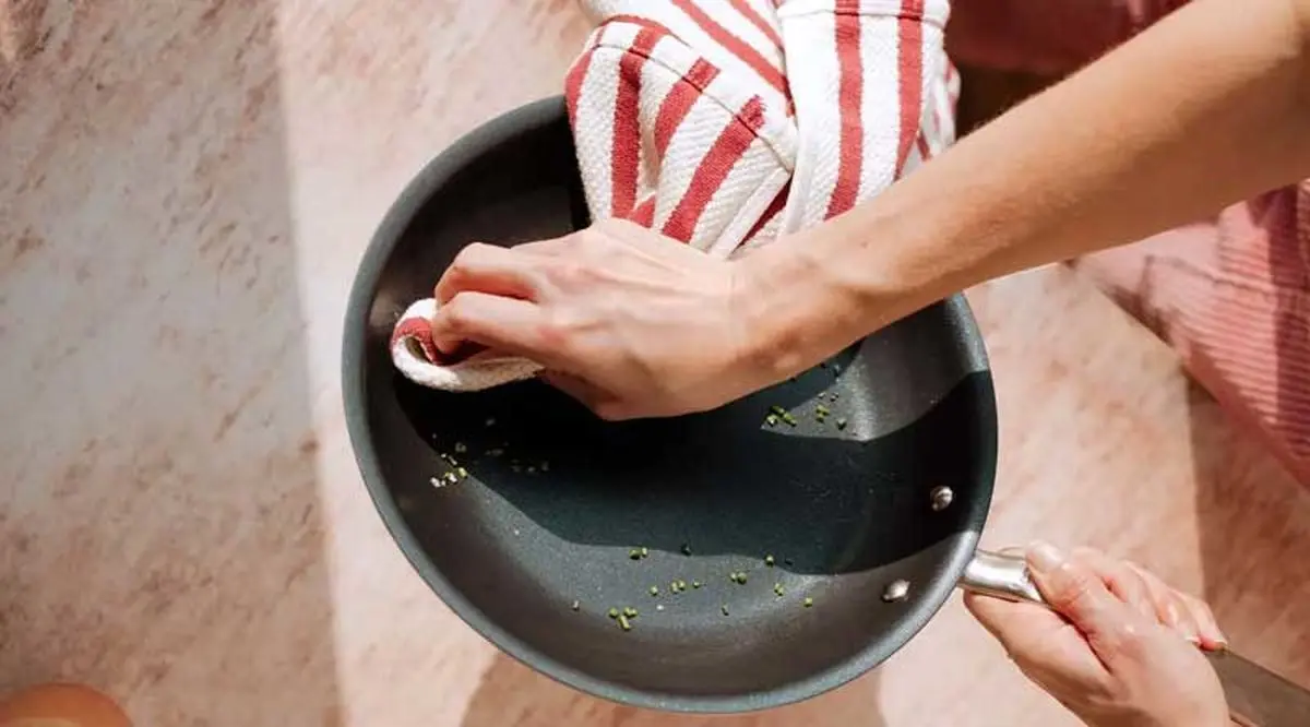 نحوه-استفاده-و-نگهداری-از-ظروف-تفلون-nr