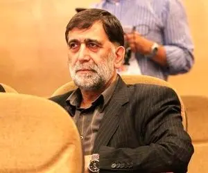 آقای آجرلو پیراهن تراکتور و استیل آذین که مدیرعامل شان بودید قرمز نبود؟