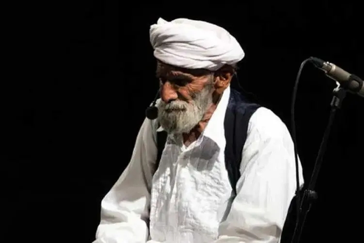 غسالی که با صدایش غم از دل زنده ها میشورد؛ این صدا را کل دنیا باید بشنود