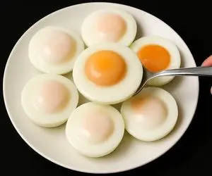 آموزش آشپزی؛ آبپز کردن تخم مرغ به روش هتل های 5 ستاره