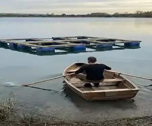 معماری خلاقانه؛ ویلای معلق و شناور روی آب ساخت شبی خداتومن اجاره میده
