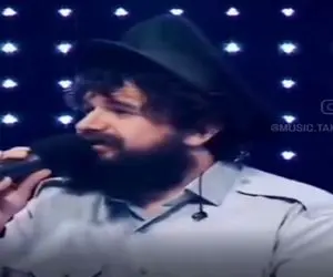 آواز احساسی؛ صدای پسر انقد خوبه داورا بهش اصرار میکنن هی بخونه ولی این آهنگش یچی دیگس