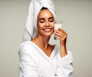 فواید زیبایی شیر؛ 5 ترفند زیبایی که زندگی شما را تغییر می دهند