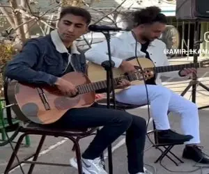 آواز احساسی؛ تو مدرسه دخترونه نوازنده آووردن تا طرف زد دخترا یه صدا خوندن طرف هنگید