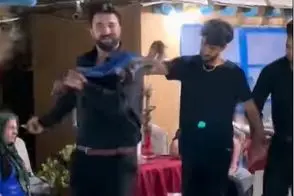 آواز محلی؛ پایکوبی خوشتیپ ترین پسر فامیل که زیبارویان کدخدا زاده چشم ازش برنمیدارن