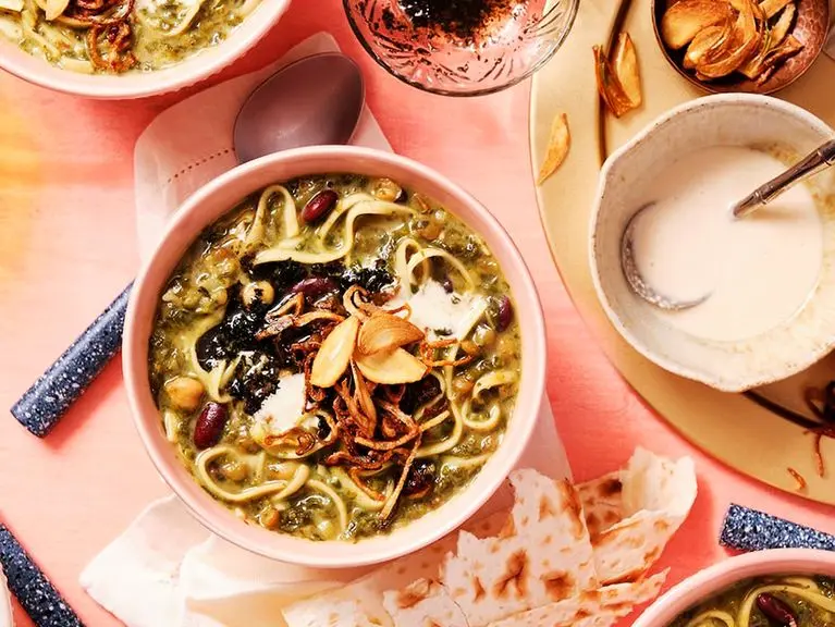 آموزش آشپزی؛ سبزی و حبوبات آش رشته چقدر و به چه نسبت باید باشه؟