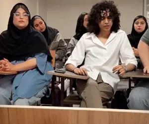 آواز رویایی؛ پسر با موهای فر دوباره نم نم بارون صدای شرشر ناودون چه عالی خوند