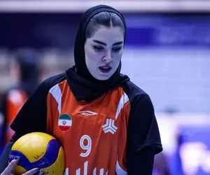 این زن اولین خرید زنوزی برای فصل بعد تراکتور