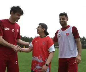 مهمان خاص پرسپولیسی‌ها؛ نوجوانی که سرطان را شکست داد