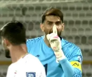 درگیری بیرانوند با یک پرسپولیسی در بازی تیم ملی