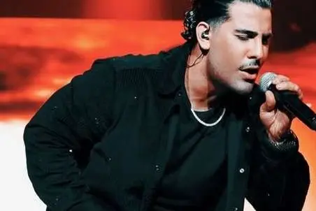 آواز پر تلاطم؛ حرکت غیر عادی طرفدار که وسط اجرا پرید رو مجید رضوی قلبش وایساد از ترس