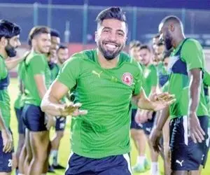 هافبک استقلال درد داشت، بازی کرد و گل هم زد!