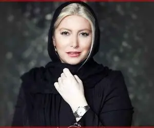سلفی خوش آب و رنگ فریبا نادری با گوشی 34 میلیونی اش 