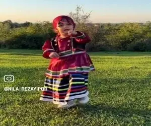 آواز شاد؛ دختر سر زبون دار منتظر آهنگ محلی بود ولی یکی دیگه گذاشتن کم نیاورد خوند خفن