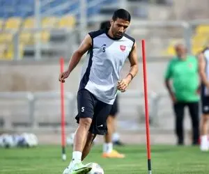 سورپرایز کریم در خط هافبک پرسپولیس مقابل تراکتور