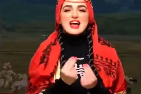 آواز معروفا؛ آهنگ وطنی که بازیگرای زن جمع شدن و دور هم با صلابت کامل خوندن