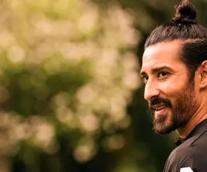 واکنش قوچان نژاد به شایعه خداحافظی او از دنیای فوتبال