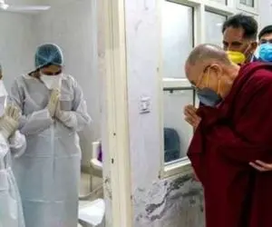 دالای لاما پس از تزریق واکسن کرونادر هند؛ خیلی مفید است