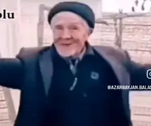 آواز محلی؛ پیرمرد با دوستلاریم اولندیر بالا و پایین میپره زن میخواد فقط یه نمور دیره